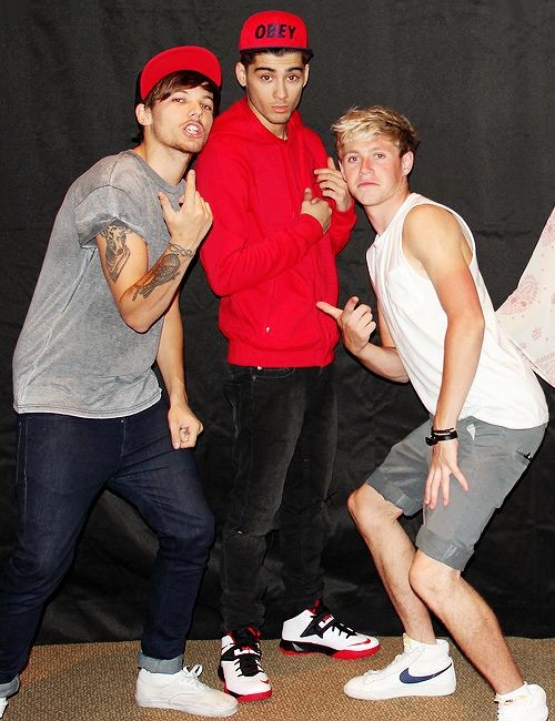 louis's frat boy (@fraterabot) on Twitter photo 