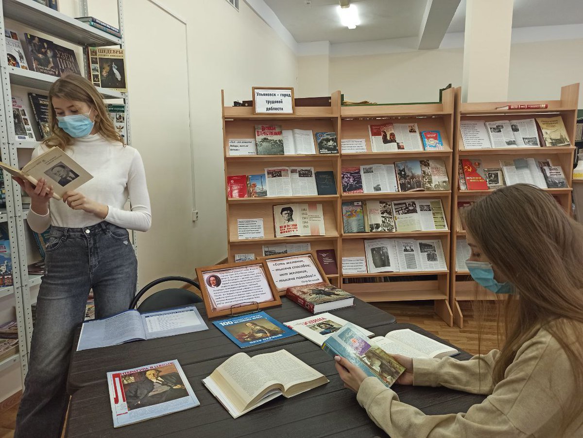 swoya3's tweet photo. В @swoya3 действует выставка одной книги, посвящённая роману Алексея Толстого "Пётр I". 
https://t.co/2wqNksgBws https://t.co/QfWxmzkbk7