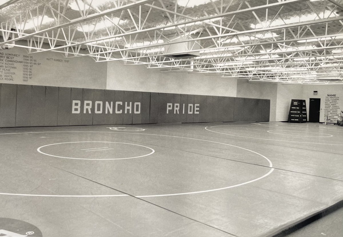 UcoWrestling's tweet photo. Can anyone guess these two Broncho National Champion brothers?
#ThrowbackThursday https://t.co/84h45cweL3