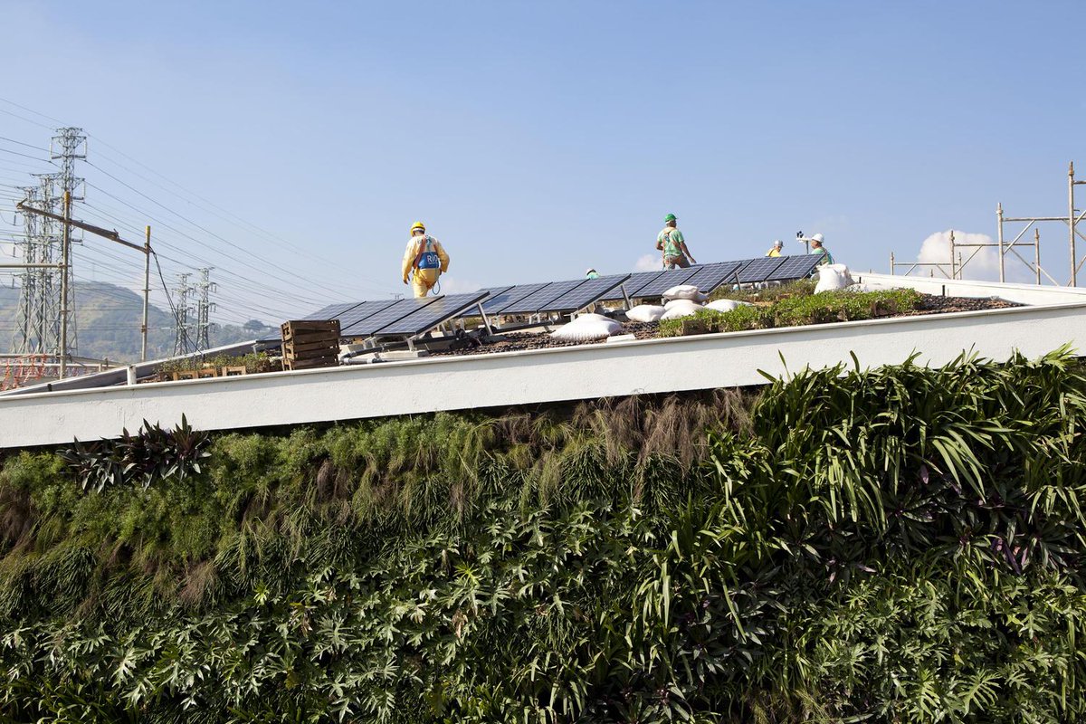 ECOTELHADO's tweet photo. Olhem que legal algumas imagens com ecotelhado no Parque madureira! Projetado por Ruy Rezende Arquitetura é um parque de 450 mil m², inaugurado em junho de 2012 e ampliado em 2015, situado entre os bairros de Madureira e Guadalupe, no  RJ.
https://t.co/8fbxaefYkZ https://t.co/Jx11dQxE1h
