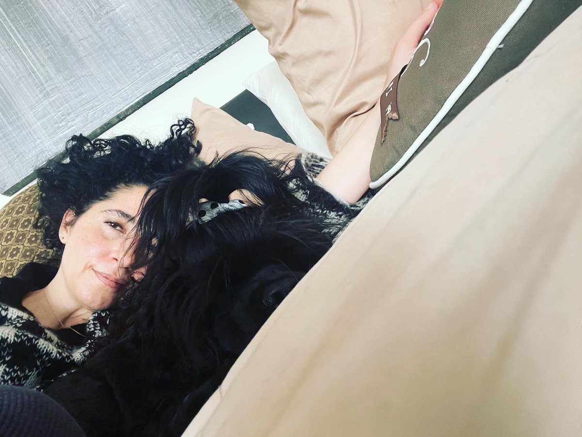 This baby tho. 🐾 

#DogMom #CockerSpaniel @sisithespaniel @woodenshipsknits #GoodDog #cuddles #furbaby