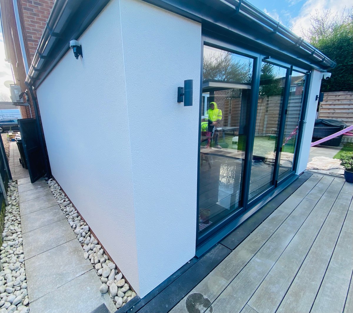 Ellisplasterin1's tweet photo. Extension completed this week. What a massive difference some render dose to the π
Fully base coated and finished in ecorend Antique white. Sealer to be applied next week.
π 01302 310432
π» https://t.co/WdScR1SrwI
#colouredrendering #ecorend #Doncaster #ellisplastering https://t.co/5zGQzb15Qq