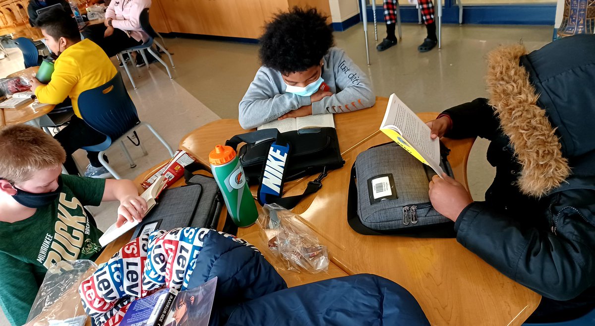 SBGriffie's tweet photo. Joy matters! Today @BrownDeerMS we got cozy with a book, dropped everything and read together for 30 minutes. #JOYofreading #teensread 📖❤ https://t.co/7BwOODMhZG