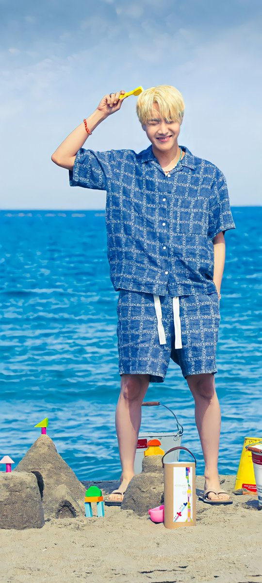 LaEmi_l's tweet photo. Wallpapers por el cumple J hope ☺️ #happybirthdayjhope #HappyBirthdayJhope https://t.co/I8SOXZN6RS