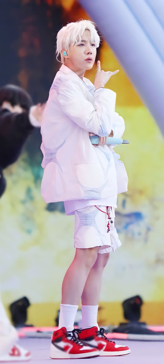 LaEmi_l's tweet photo. Wallpapers por el cumple J hope ☺️ #happybirthdayjhope #HappyBirthdayJhope https://t.co/I8SOXZN6RS