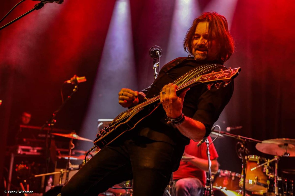 JTWPOfficial's tweet photo. 5 maart spelen wij in Cafe Lokaal Heemskerk @CafeLokaal #JointheWolfPack #RocknRoll #Band #live https://t.co/0Vu0jFyzYi