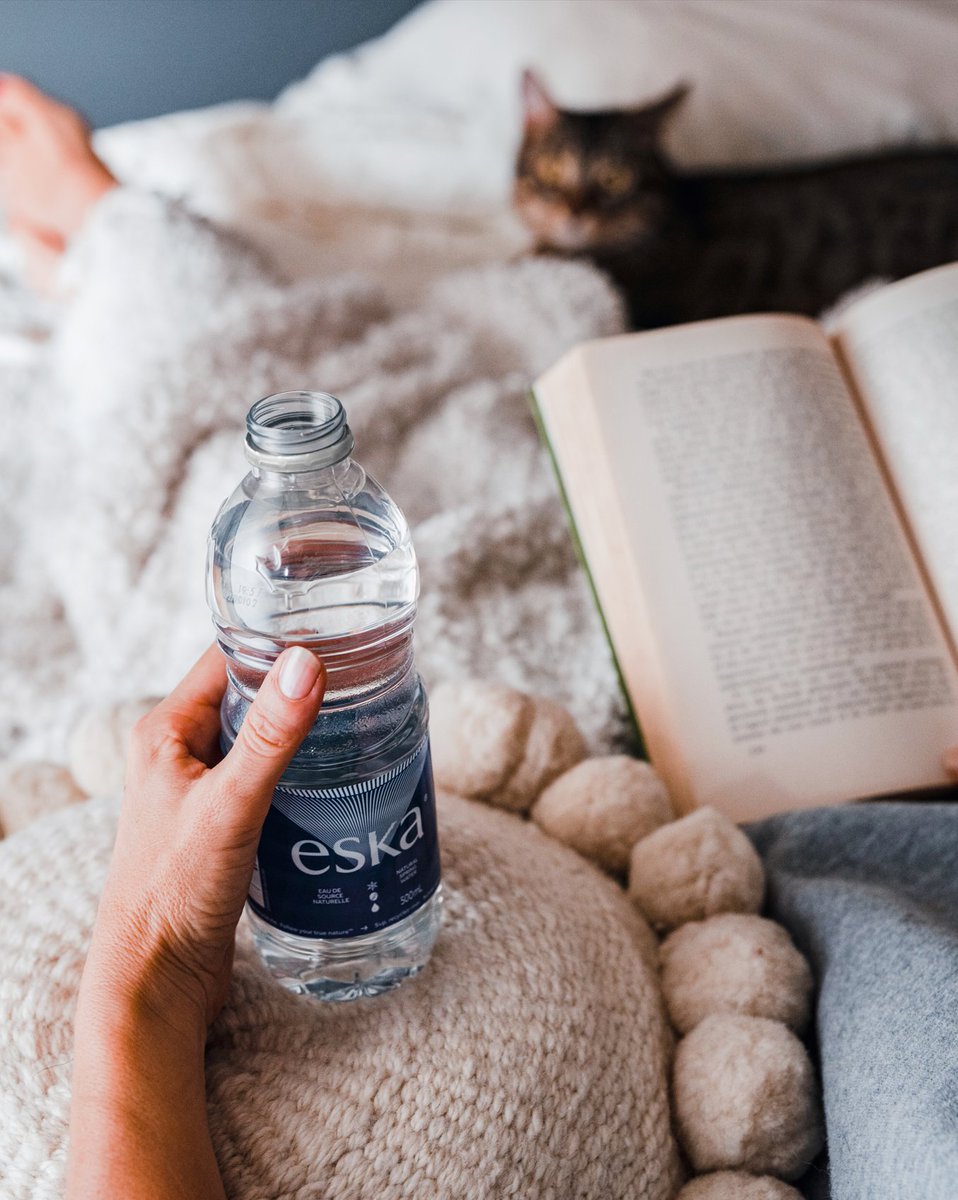Du silence, de l'espace, une doudou, de l'eau et de la lecture. C'est ce qu'on appelle prendre soin de soi! Vous avez un bon livre à recommander à notre communauté?