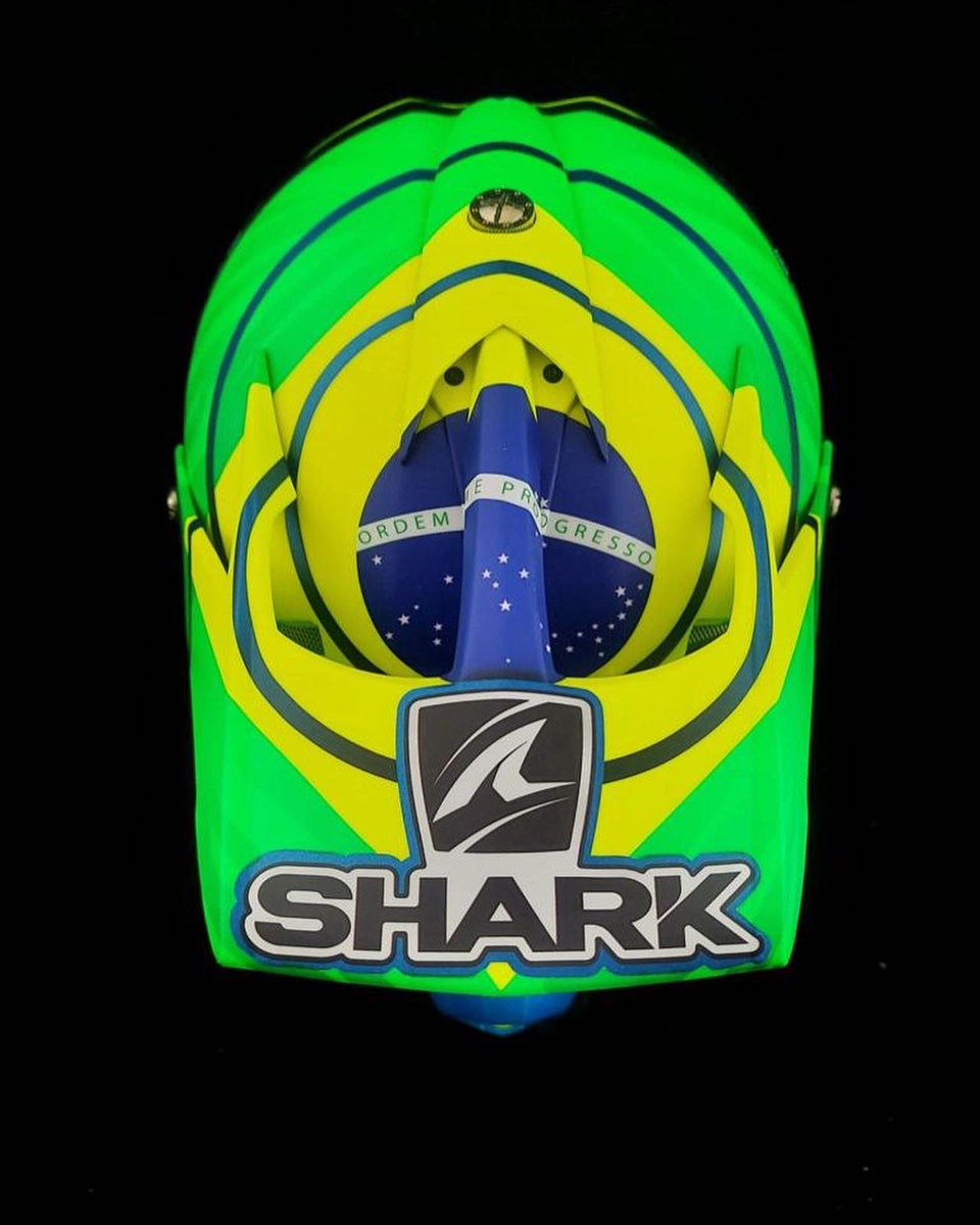 ericgranado's tweet photo. To celebrate my 13th year as a @shark_helmets rider, I present to you the artwork @ICanoZeroRacing made for me to train motocross! Hey, what you think? 🔥
Ps: Soon we will present the 2022 official helmet.. Stay tuned 👀
.
.
#sharkhelmets https://t.co/MXjDNnaEKF