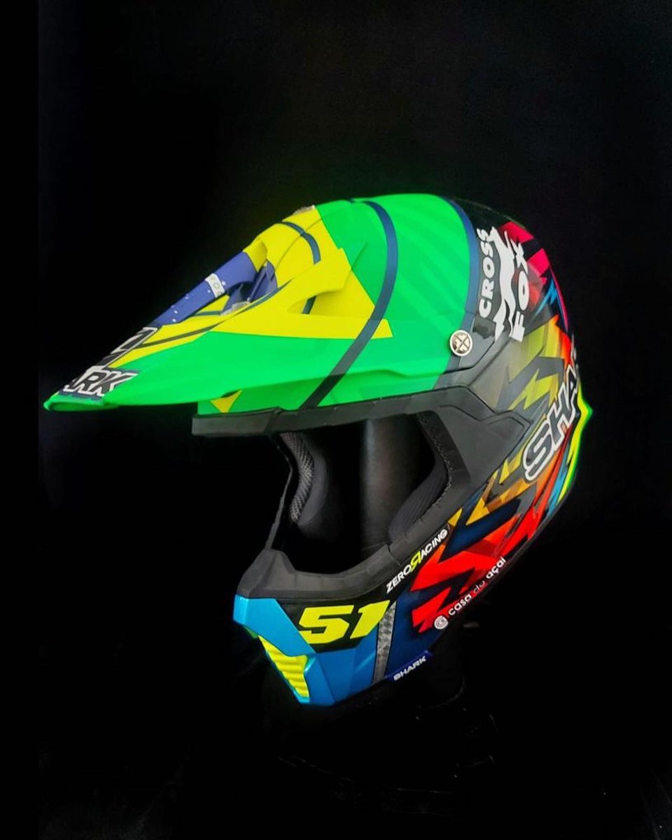 ericgranado's tweet photo. To celebrate my 13th year as a @shark_helmets rider, I present to you the artwork @ICanoZeroRacing made for me to train motocross! Hey, what you think? 🔥
Ps: Soon we will present the 2022 official helmet.. Stay tuned 👀
.
.
#sharkhelmets https://t.co/MXjDNnaEKF