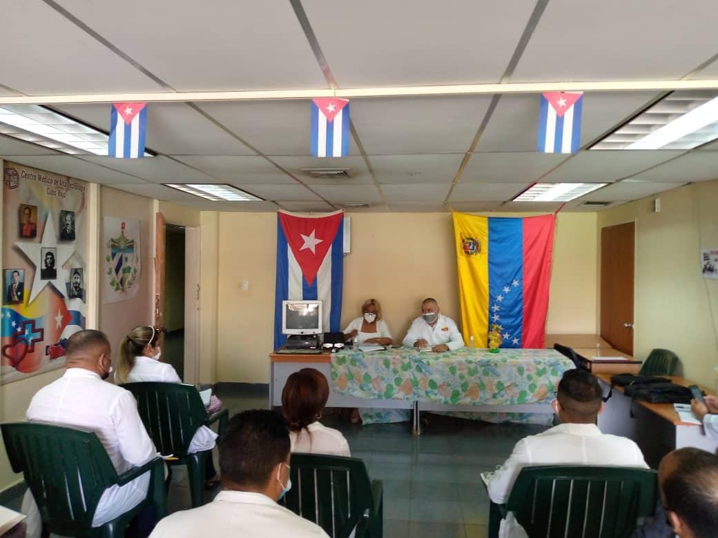 AdanVillavicen5's tweet photo. Se realiza en el día de hoy reunion con los jefes de CDI en los municipios centros y norte del Estado Bolívar. @Cubacooperabol2 @cubacooperaven @altunaga_perez @japortalmiranda @AlexisFloresG11 @yudi_mercedes @GretzaP @RobertCala1 @calimano_ramon @Leduan13278022 https://t.co/GqateE2cBA