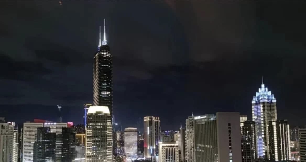grtsdh's tweet photo. Hong Kong is always so beautiful at night https://t.co/MTeFrfmTkp