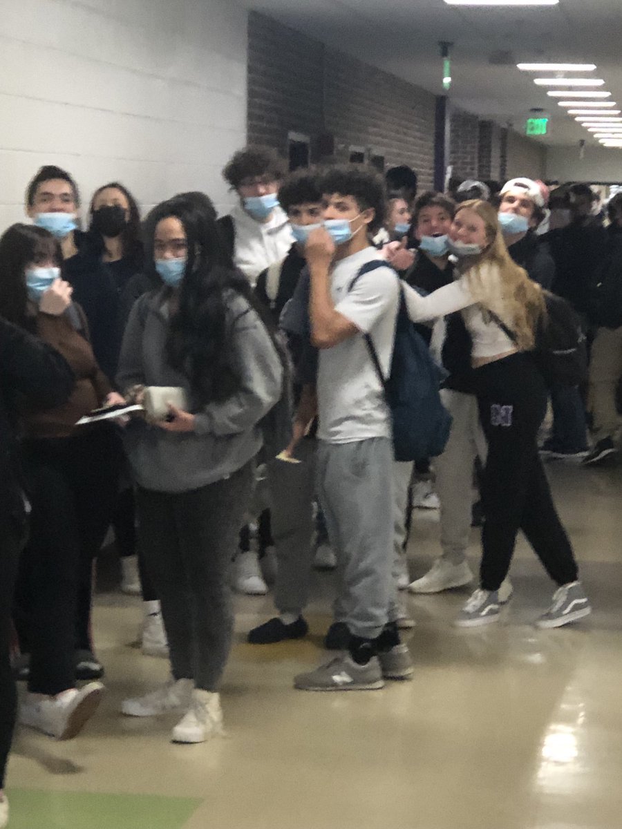 mahoneyschnip's tweet photo. RIDICULOUS!!! #promline π https://t.co/3oKIc0yoQh