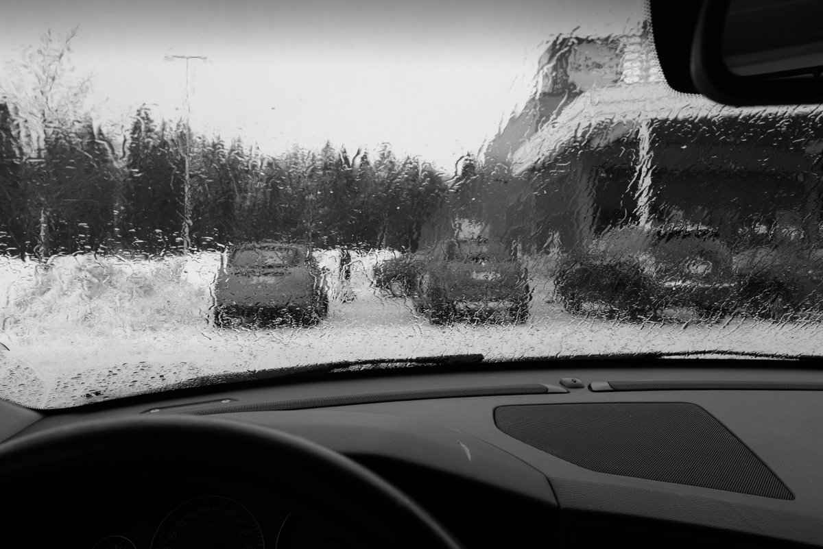 YrjoAho's tweet photo. Sumea näkymä,historiallinen päivä. #Suomi #sauna ssa #politiikka on #tabu , varsinkin porukkasaunassa. Tänään #Venäjä n #aggressio aiheutti suurta keskustelua. Väki huolissaan,varsinkin #Vuoksi n varrella. #turpo #mieliala #streetphotography #monochrome https://t.co/rd35JHeQqU