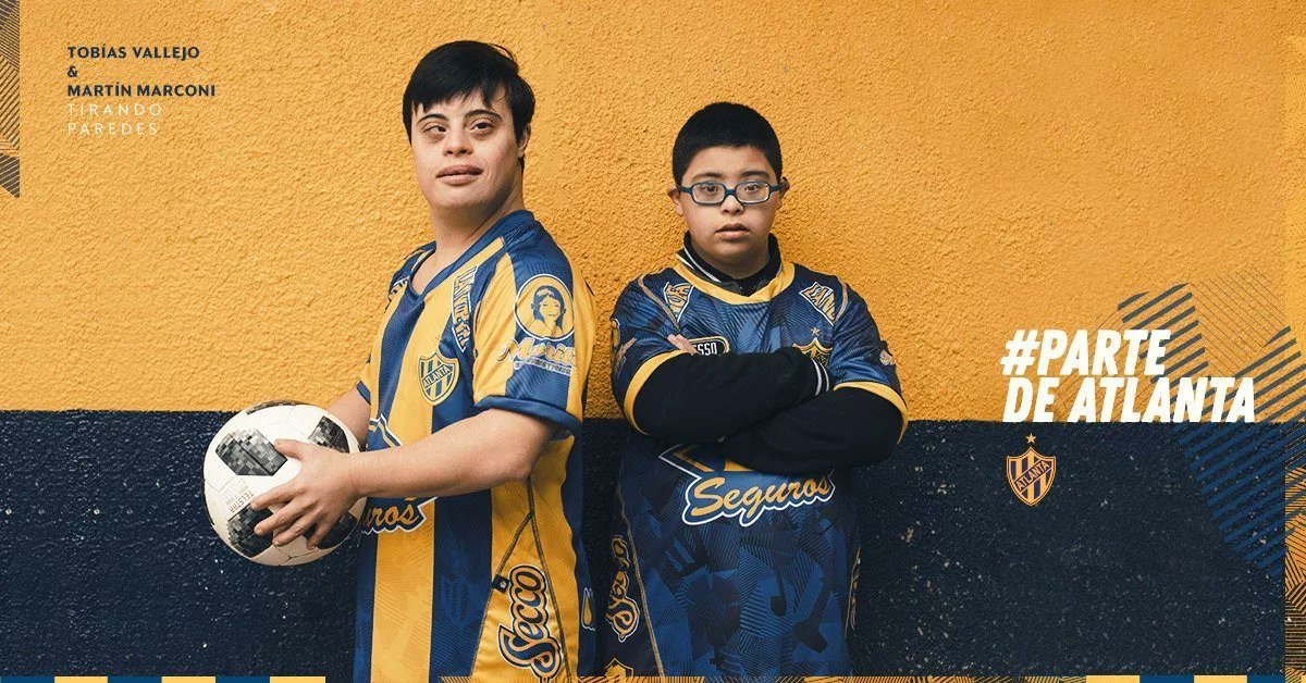 FerZaforano97's tweet photo. Atlanta Il Ossso 2018/2019
#ParteDeAtlanta
Para esa temporada las camisetas presentaban una clara inspiración en el espiritu inclusivo del club.
El arte, el deporte y lad multiples actividades que se ofrecen a la sociedad son una herramienta de inclucion. https://t.co/yhOqUQ3DoM