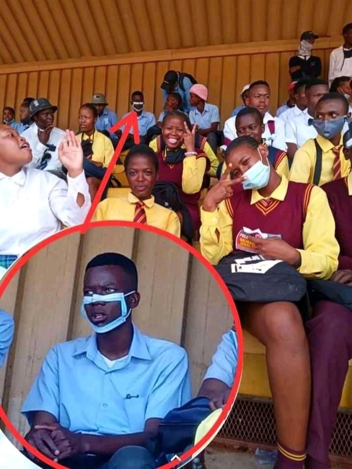 Acen_SA's tweet photo. School kids 🤣🤣🤣🤚🏽 https://t.co/vScYf1RDee