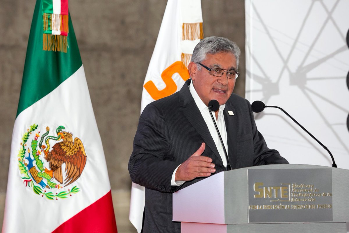 secc11cdmx's tweet photo. #SNTEconMéxico 👩‍🏫🇲🇽👨‍🏫🔴 Energía eléctrica gratuita para escuelas públicas, demanda el #SNTE 📚 como acción prioritaria para mejorar condiciones para los espacios en los que diariamente se reúnen más de 35 millones de alumnos 🧑‍💻Leer Nota 👉 https://t.co/8GmbfwFp2U 👈 https://t.co/MyGnkQKCp5