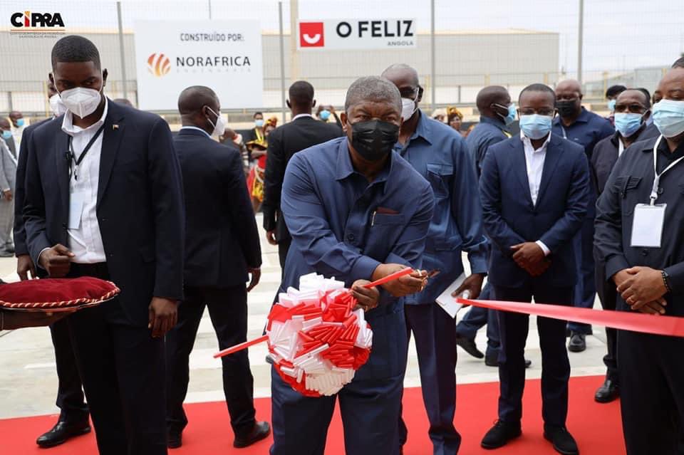 AdaodeAlmeidaAO's tweet photo. FEITO EM ANGOLA 🇦🇴

Foi hoje inaugurada a unidade fabril “Quinta dos jugais - Angola”, dedicada aos produtos à base de carne.
Aos poucos vai aumentando a produção nacional.
🇦🇴🇦🇴🇦🇴🇦🇴🇦🇴 https://t.co/9yeHIxvD4r