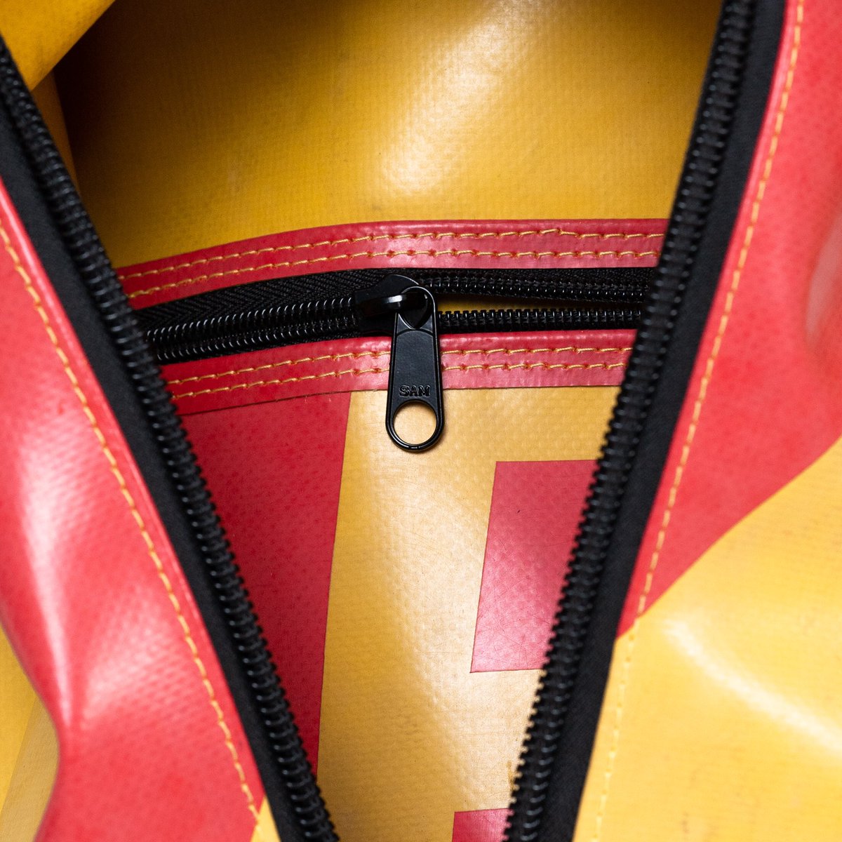 One of our favourite colourways from our first collection, courtesy of DHL. #golffunk