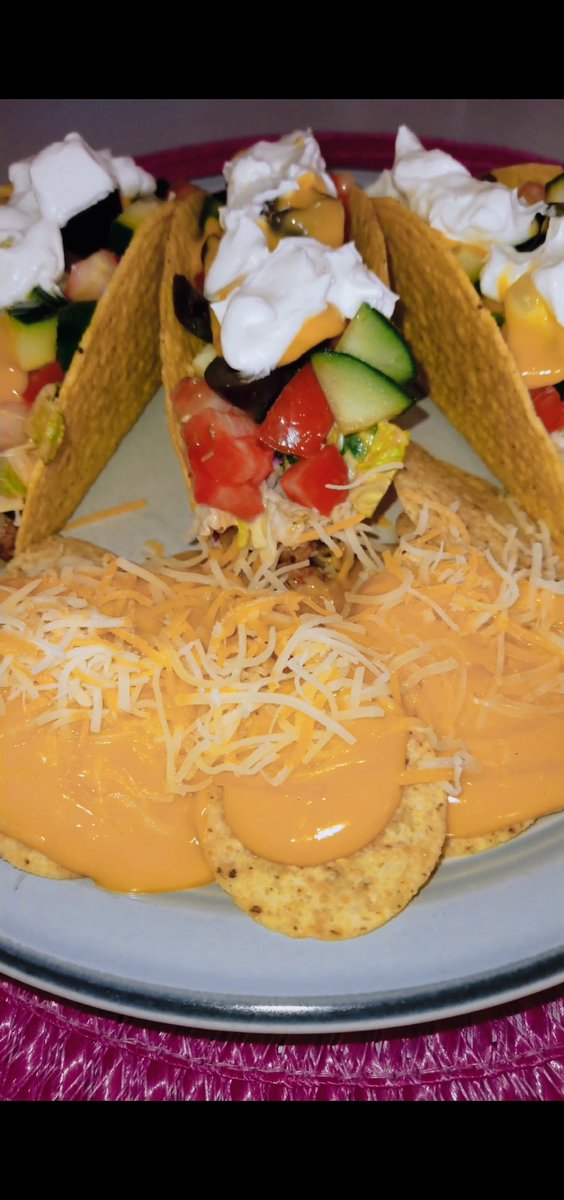 Marienewma's tweet photo. https://t.co/HgJ0cR4flJ 
These were delicious #tacos #Queso #loadedtacos #RecipeOfTheDay #homecooking #cuisine #shorts https://t.co/ZFhLg1FTAJ