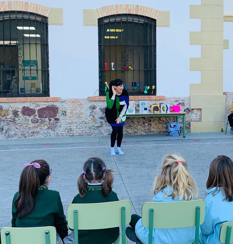 colegioelmonte's tweet photo. Hoy nos acompaña Aida Laut de #Parapapam para trabajar a través del cuento la comida saludable como parte del proyecto “El verde me sienta bien” de los alumnos de 5 años, ¡gracias por traer historias increíbles a nuestros alumnos haciéndolos partícipes! #somosfamilia #somosfesd https://t.co/r9gWHgp3WG