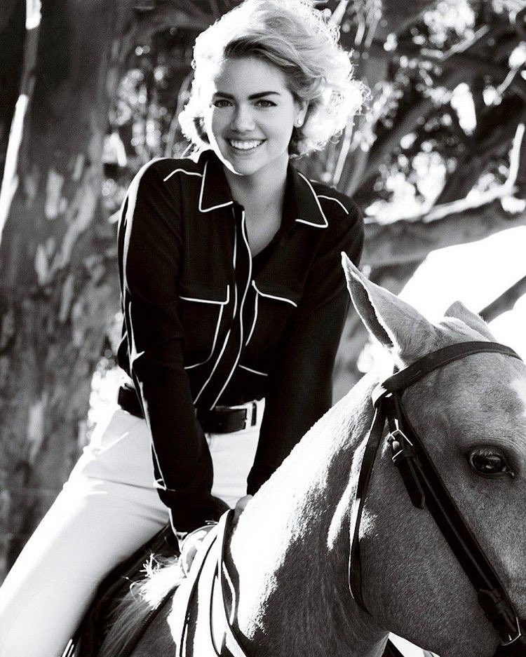 Kate Upton on Twitter: "Vogue shoot with a horse? SAY LESS. 😍🐴 #TBT https://t.co/YDy5GtMvkI