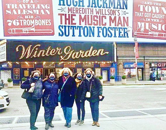JackmansLanding's tweet photo. The Jackman’s Landing admins at the Winter Garden! 💙❤️💙 #hughjackman #wintergarden #themusicman #adminfun #nyc https://t.co/ZgkHrG5WjS