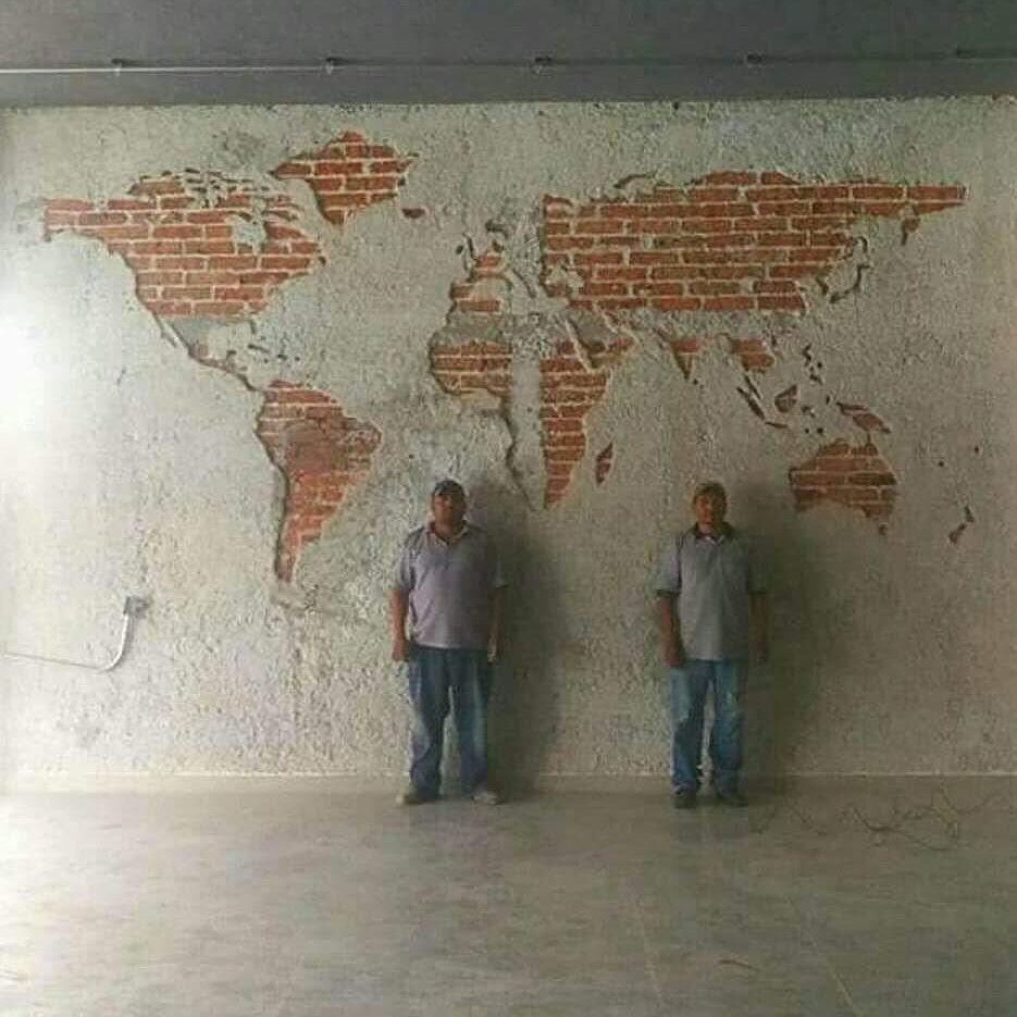 bolivarpty's tweet photo. #mapaglobal
Mapa del mundo realizado por trabajadores de la construcción. He buscado información en la redes, no he encontrado, estoy seguro que si este arte se daría en Panamá, tal vez seria derrumbada. Que mérito inmenso seria publicar los nombres de los albañiles https://t.co/oo24EEBxR3
