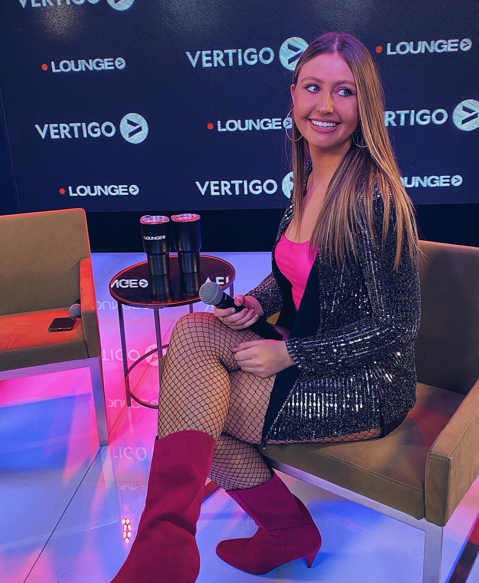 Molly Lovette tweet media