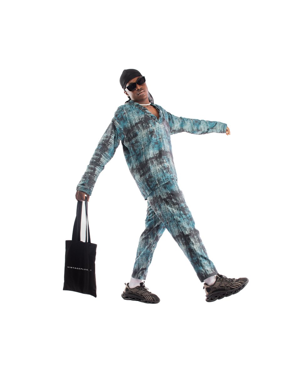 VintagePlug_1's tweet image. Hello Hello vintage lovers, how far do you go with DETAILS when selecting your vintage???
#details #vintageplug #vintageplug_1 #africastyle 
#AbujaTwitterCommunity
#karu
@anointed19 📸📸
Place your order now...↙️↙️♻️♻️♻️