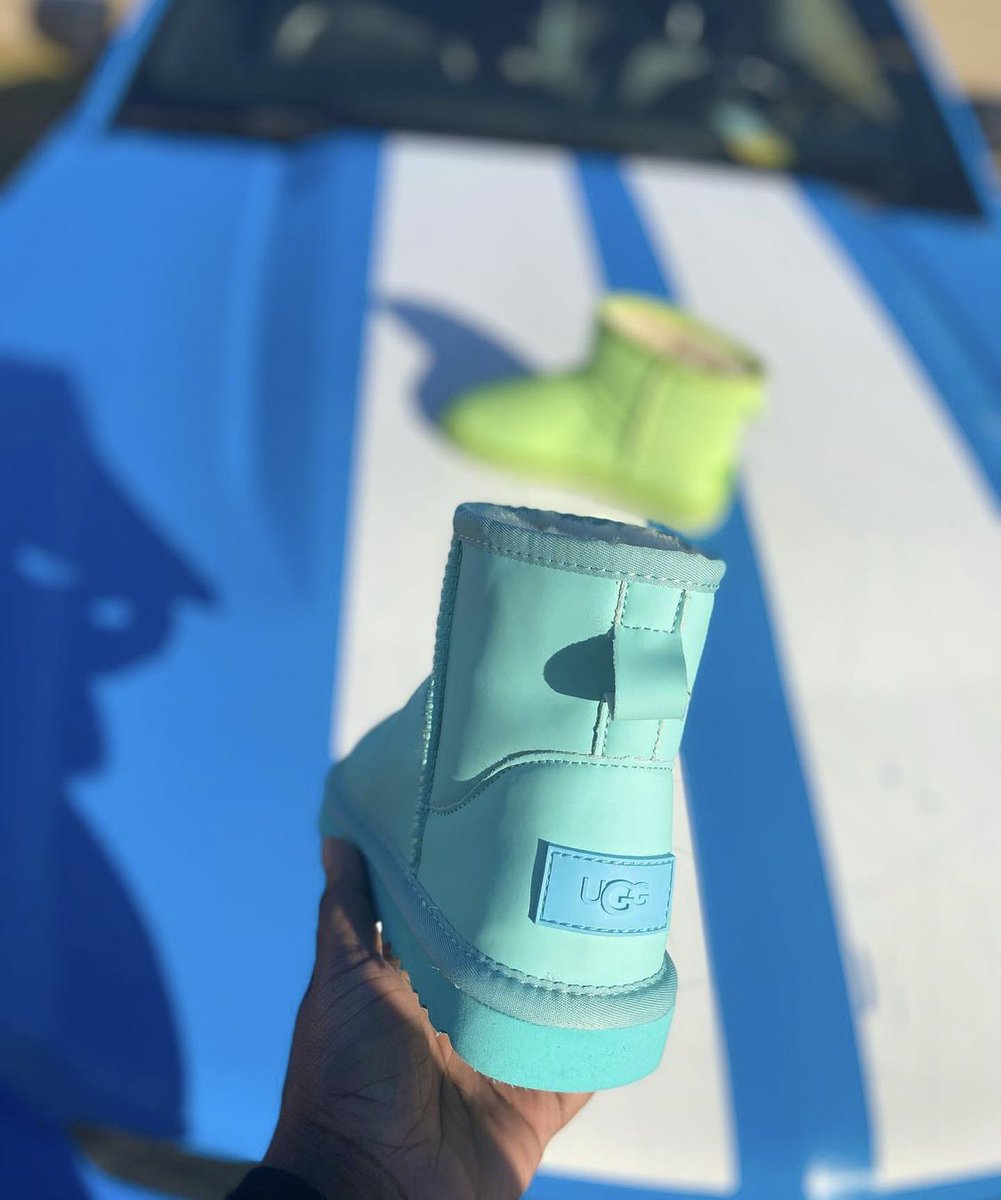 Glamorous_ah's tweet photo. Glow Boots

$75 https://t.co/fHsomq3r4W