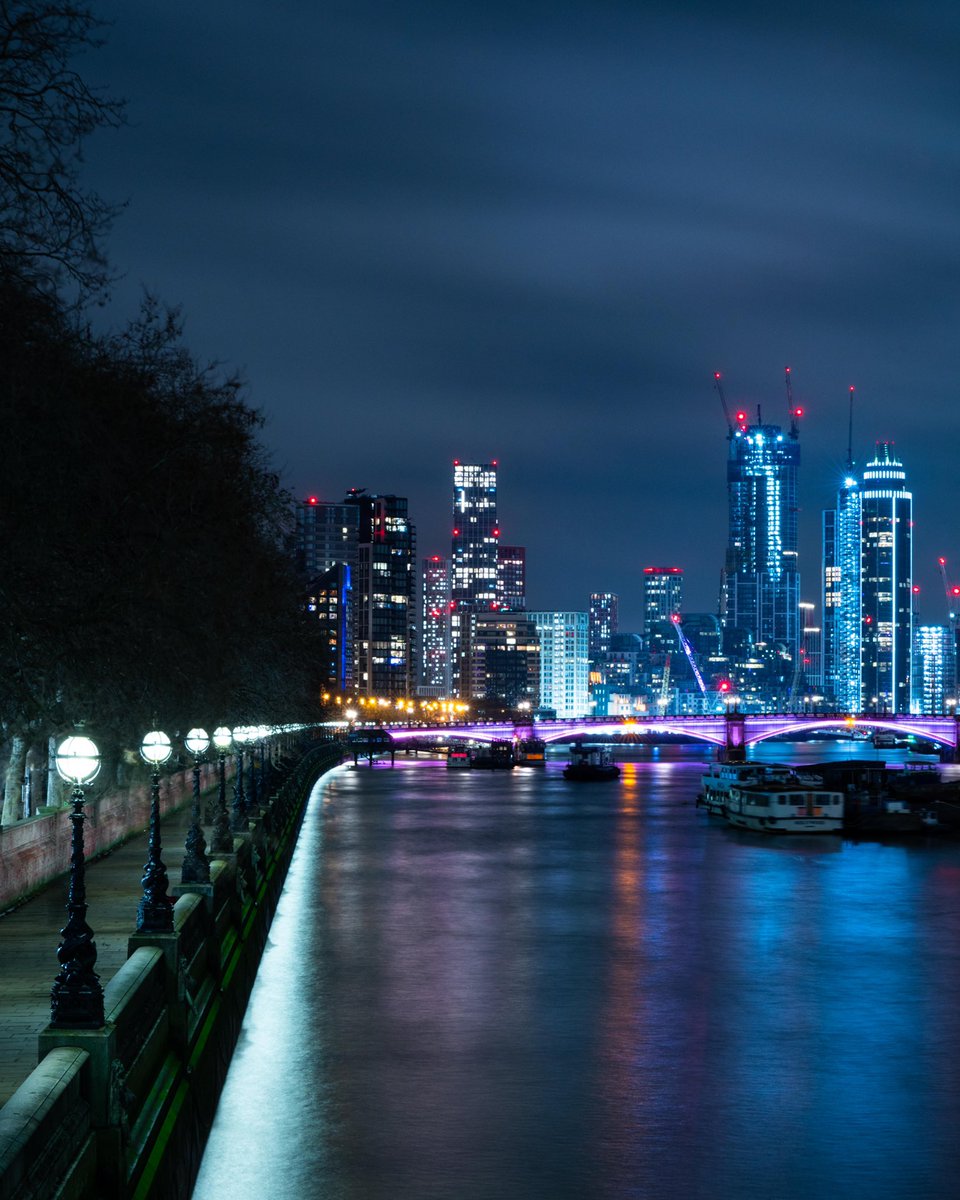 Vauxhall &amp; Nine Elms scrapers 🌒
•
#london #londonphotography #londoncity #londonphoto #city #citylife #cityphotography #sonyalpha #nightphotography #lights #citylights #photography #shooters #thisislondon #reflection #reflections #raw_nightshots #nineelms #vauxhall