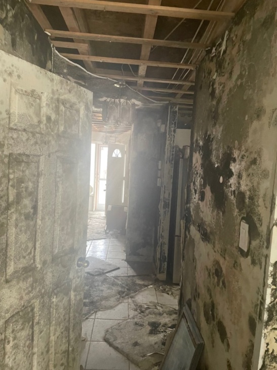MarieCV's tweet photo. 300 000$ pour cette maison unifamiliale de 4 chambres dans un quartier de choix dans le secteur Hull à #Gatineau Est-ce que ça traduit la folie sans précédent du marché immobilier en Outaouais ? Les explications du courtier au bulletin  ce soir. #TVAGAT https://t.co/m4xWNhHWec