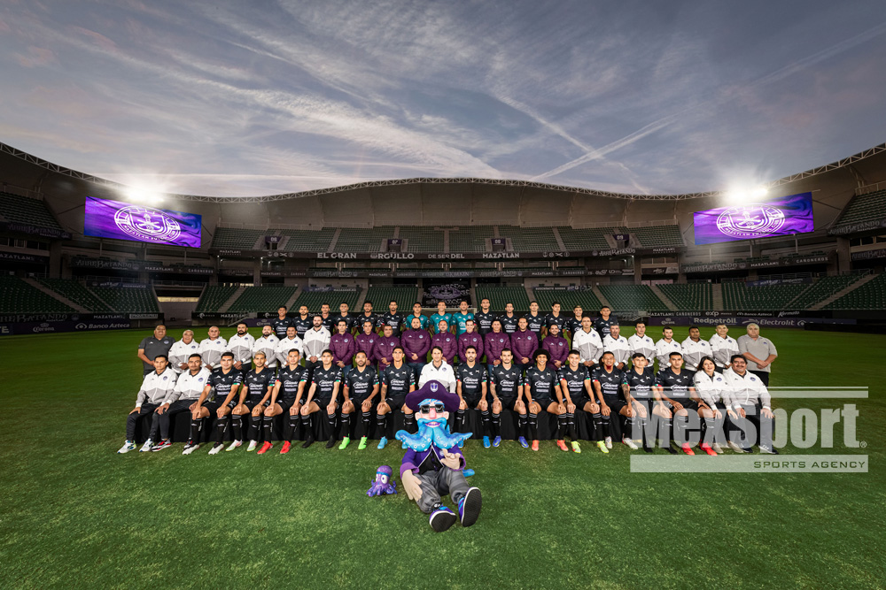 MexsportAgency's tweet photo. Foto Oficial @MazatlanFC y @MazatlanFem Torneo Grita México C22 de la Liga BBVA MX ⚓️

📷: @RobEcheagaray 

#Mexsport #Mazatlán #LigaMX #ARREbatando https://t.co/uPsXRIkfGF