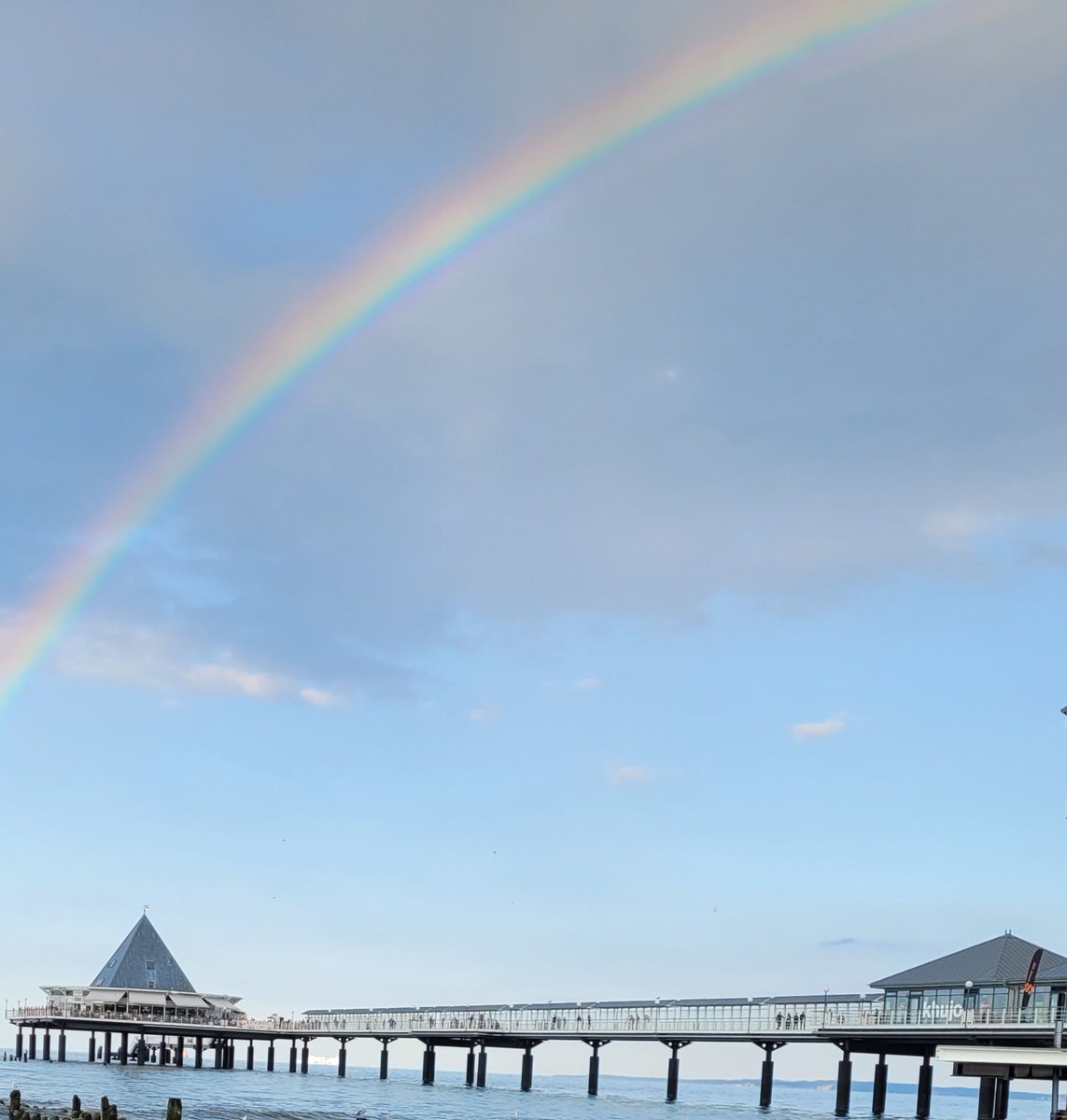 junitschka's tweet image. #TwitterLeuchtetFuerDenKrankentransporteur