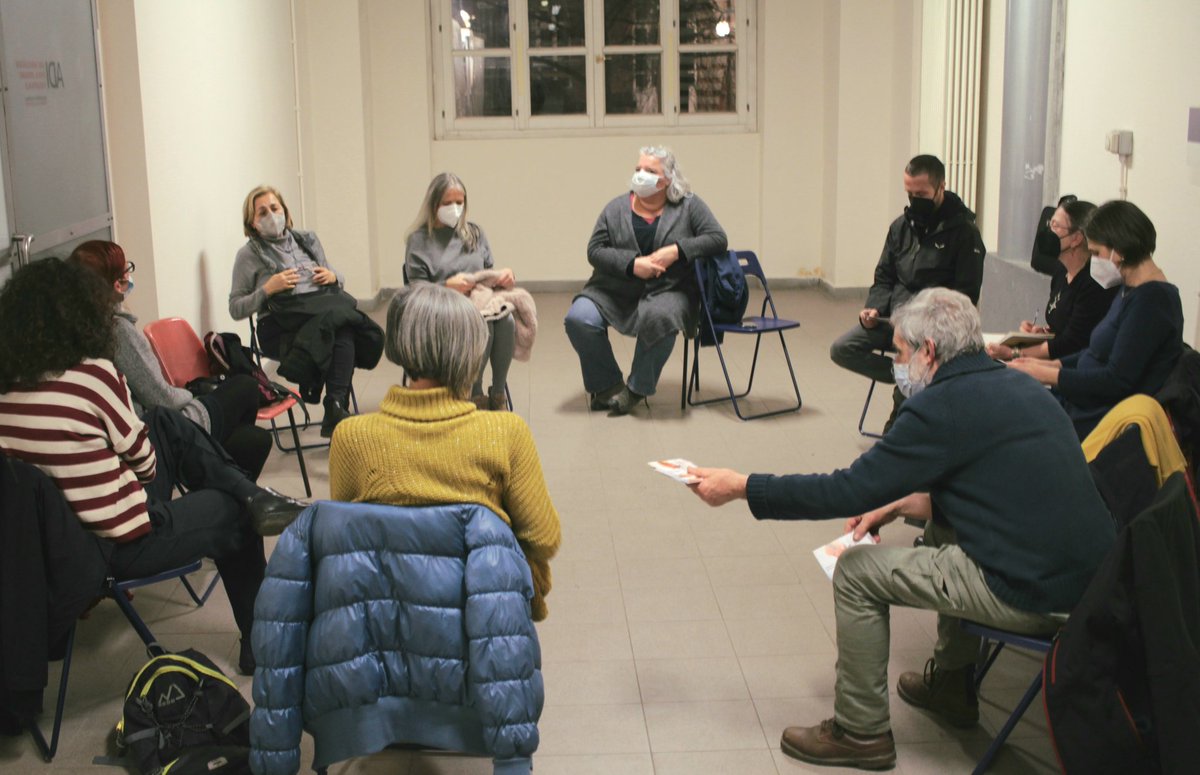 tonitetorino's tweet photo. I progetti di #ToNite fanno rete! I volontari di Usanze Pellegrine e ApeCare si confrontano su strumenti, modalità e best practice per dare supporto a persone in condizioni di fragilità. 
#Torino #UIAinitiative #Aurora https://t.co/kaDRFwU3V3