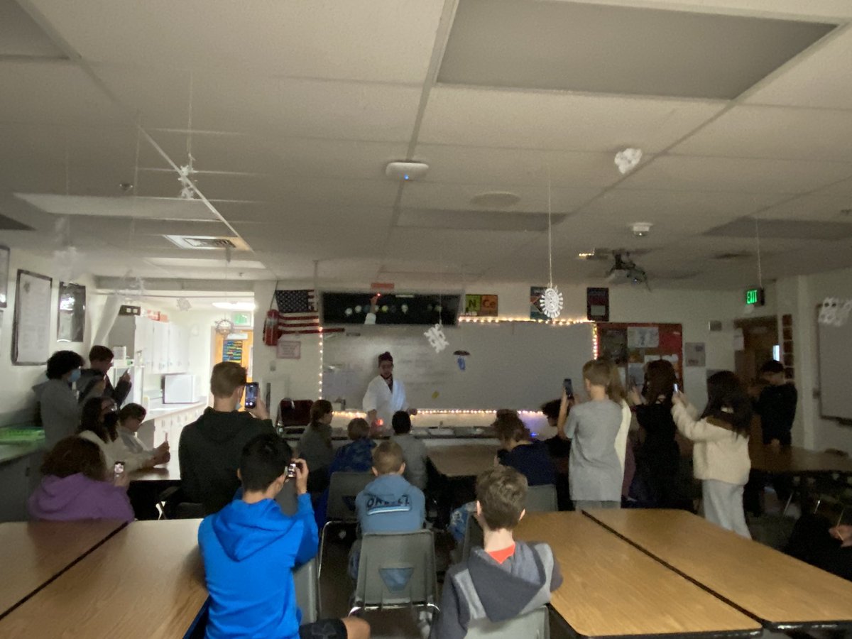 GordonRVMS's tweet image. Mrs. Marxhausen’s 8th grade class experiencing a live demonstration of how different elements burn and how that connects to visible light through the study of spectroscopy. #spectroscopy #light #8thgrade #scienceissocool @RanchViewMS @MarxhausenRVMS