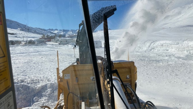 📢 De podcasts n'hi ha molts, però gravats dins d'una màquina llevaneu... NOMÉS AQUEST!

🔊 Nou capítol del podcast "Comarcal 947": Viure a la neu. 

🎤 Històries que no coneixíeu i que us descobrim en primera persona, sobre el terreny.

👂🏻 Listen to me: ccma.cat/catradio/comar…