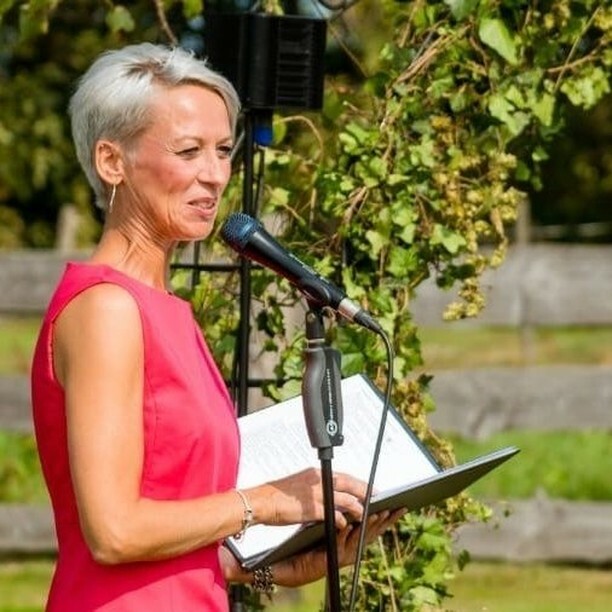 Heiraten_de's tweet photo. Michaela Gans-vertraut - Sängerin & Freie Rednerin
Ihr wünscht euch eine persönlich gestaltete freie Trauung in Gießen, Wetzlar, Marburg und im Rhein-Main-Gebiet? Dann seid ihr bei mir bestimmt ganS richtig.
Link in der Bio.
#Sängerin #Rednerin #Traurednerin #Gießen #Wetz… https://t.co/pW1HEF7qGP