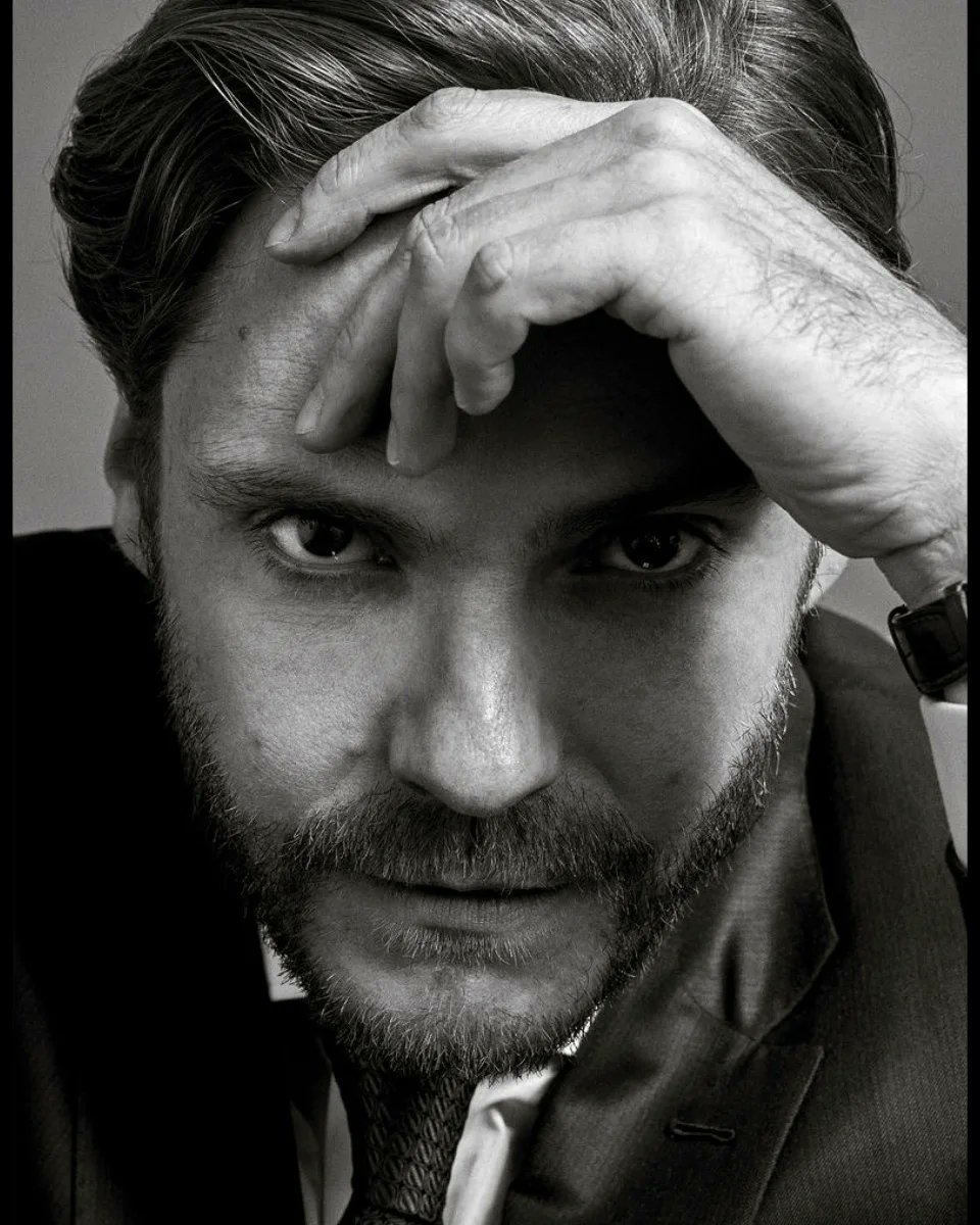 NEW 📸
Beautiful photographs by sven_baenziger via IG. #DanielBrühl 🤍🖤