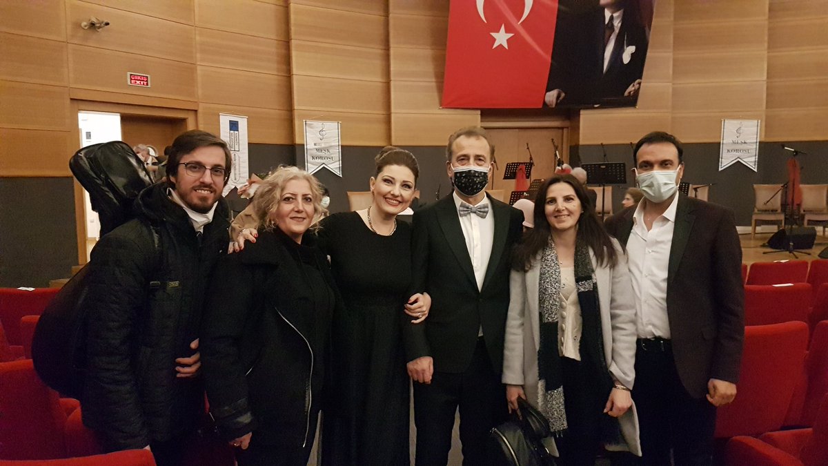 saadet_acet's tweet photo. @İstanbul kadıköy  Meşk konserinde Arif Hocamıza, saz ekibimize ve arkadaşlarına sonsuz sevgi ve saygılarımla teşekkürlerimi sunarım 🎤 🎻🎶 https://t.co/LElgm1XVls