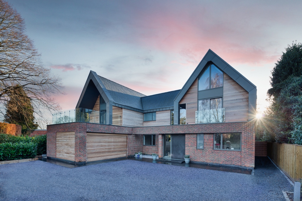 Petersfield House ⁠ Image of the completed project⁠ Project Status: Completed⁠ Architect - @adam_knibb_architects⁠ Photographer- @mrtngrdnrphoto⁠ Structural engineer - @marbas_structuralengineers ⁠ Subcontractor - @scandiahus⁠ #adamknibbarchitects #architecture #riba