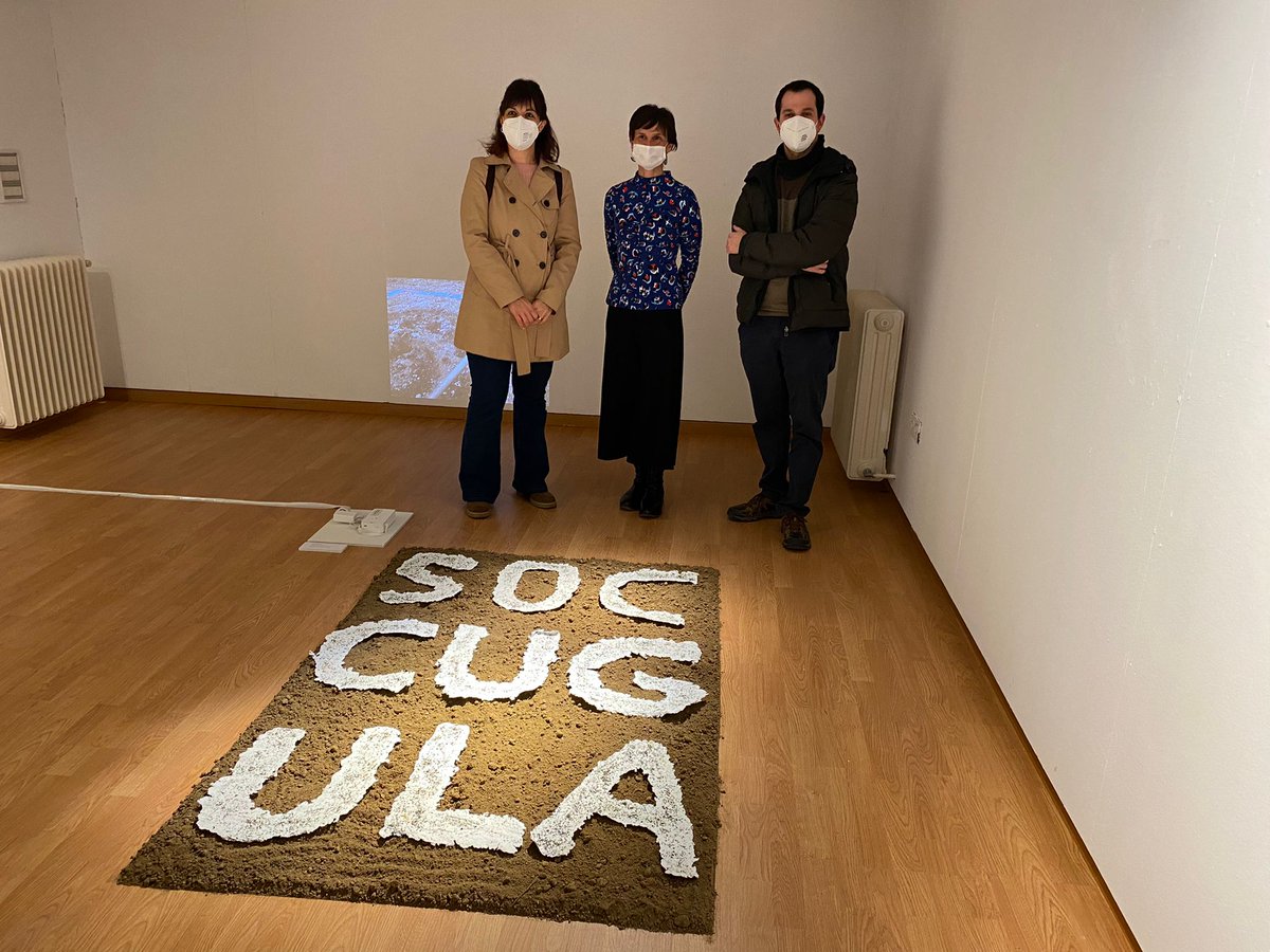 culturatarrega's tweet photo. Avui dijous 17 de febrer s'ha inaugurat a la Sala Marsà de #Tàrrega l'exposició #sóccugula de l'artista d'Albesa Núria Costa Balasch. La mostra recull un seguit de monotípies (un tipus d'impressions planogràfiques) i vídeos inspirats en la resiliència d'aquesta planta. https://t.co/DpJkfnd7EC