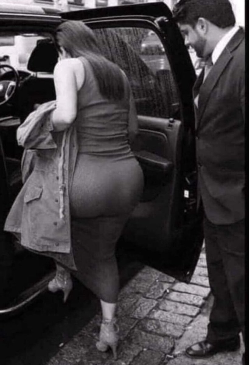 الرجل الذي اخترع الجملة الشهيرة
" السيدات أولاً "
أكبر محتال عرفه التأريخ 😂
#بس_حبيت_اقول