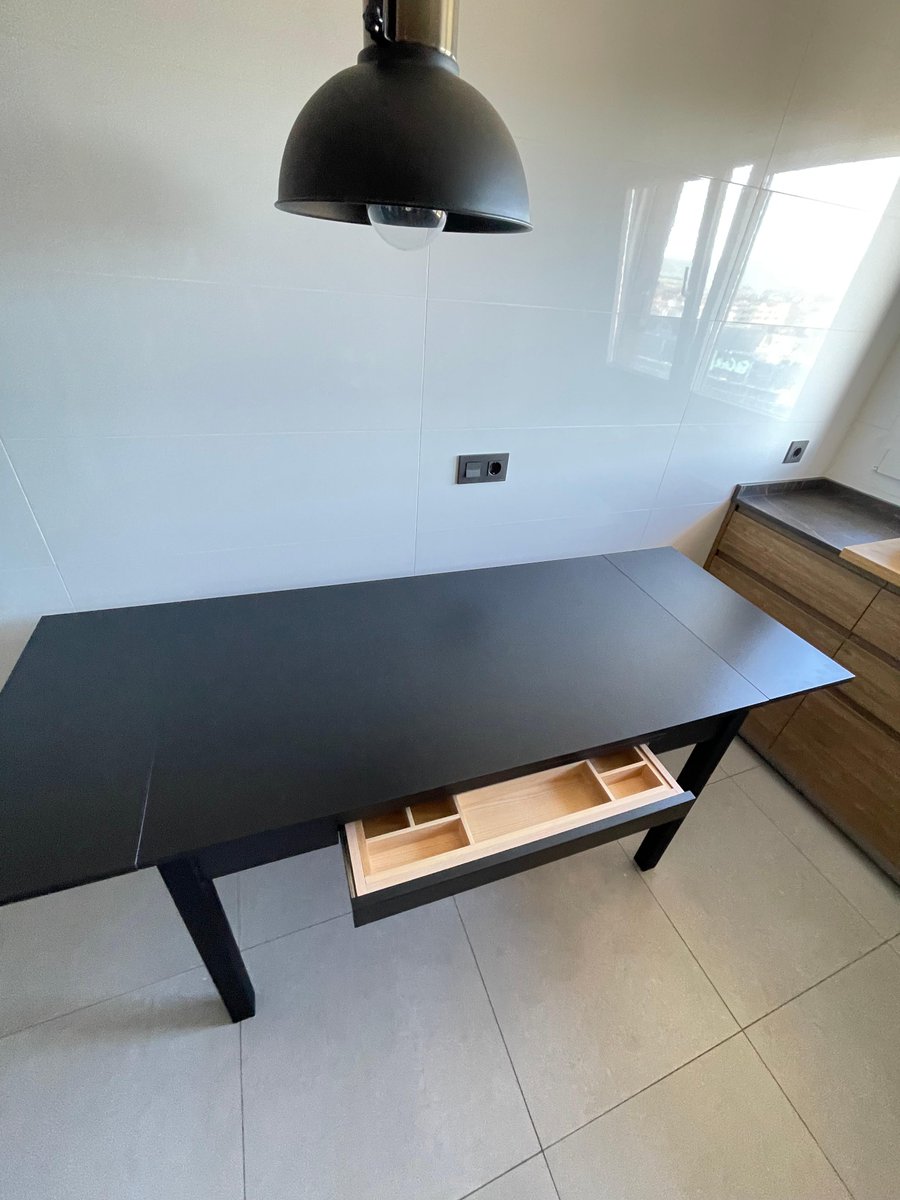 BLUMVER_ES's tweet photo. La mesa Boston de cocina con cajón, tiene más de 200 opciones de colores, medidas y características.
Configura tu mesa en https://t.co/ShBlxH2ZwE
#mesasdecocina #mesaconcajon #mesasamedida https://t.co/uNKtAv7Htb