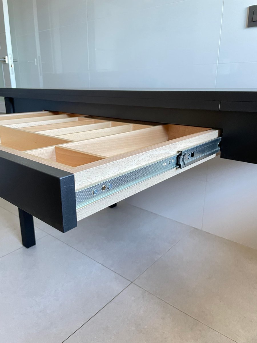 BLUMVER_ES's tweet photo. La mesa Boston de cocina con cajón, tiene más de 200 opciones de colores, medidas y características.
Configura tu mesa en https://t.co/ShBlxH2ZwE
#mesasdecocina #mesaconcajon #mesasamedida https://t.co/uNKtAv7Htb