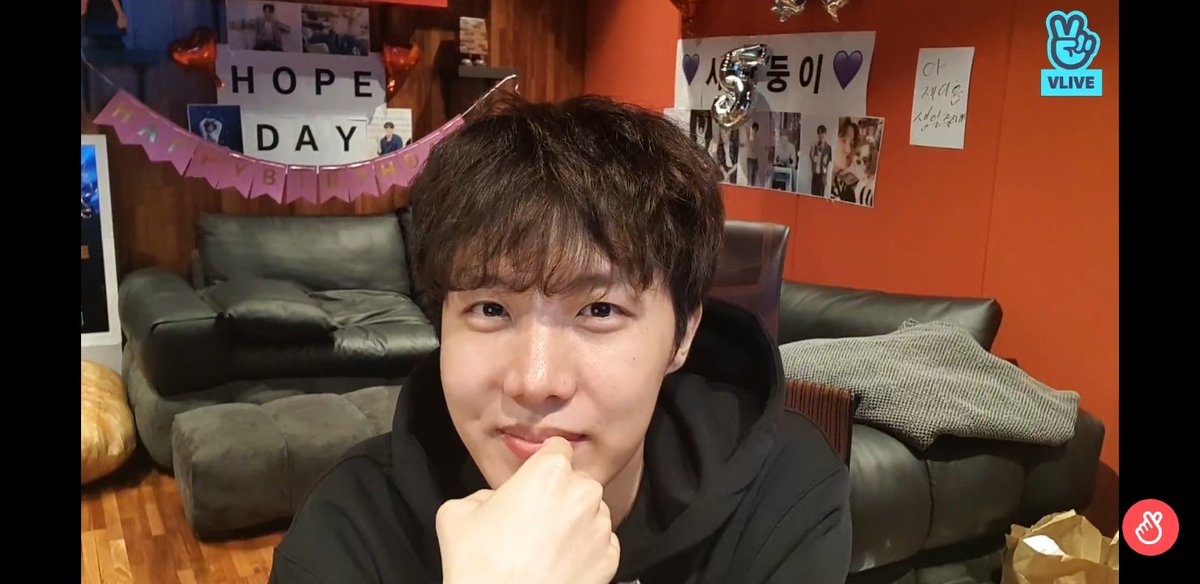 SarahPG07's tweet photo. 내가 아는 가장 강한 사람의 생일을 축하합니다. 그는 뛰어난 재능과 카리스마로 지난 몇 년 동안 눈에 띄었습니다. 사랑 해요. 오늘도 좋은 시간 보내세요. 
#hobiday #FelizCumpleaños https://t.co/eVhv4FtLxz