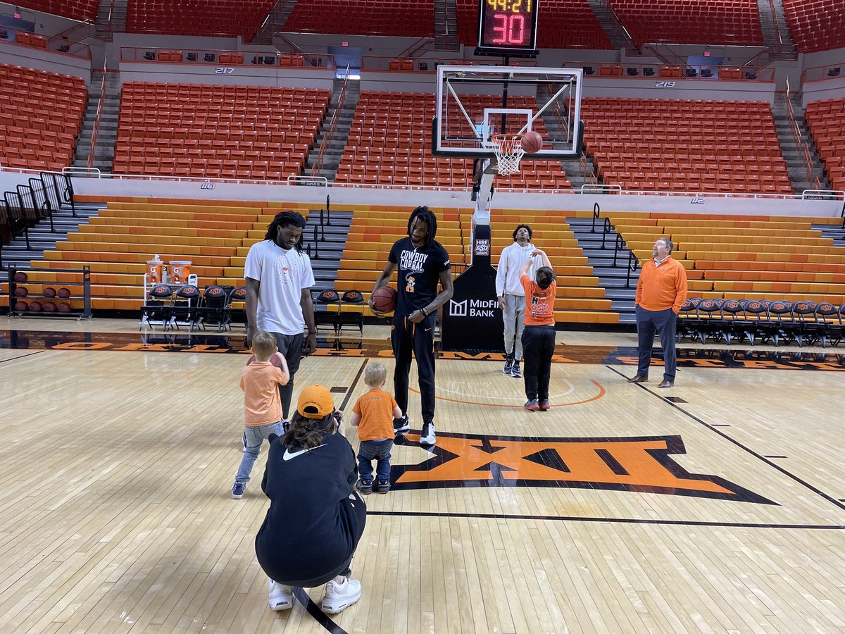 cowboyvoice's tweet photo. Heartwarming to get the @osucvc family back together! These cancer kicking kids are so inspirational…Big thanks to @thacoachmike &amp; @OSUMBB as well as @traceford12 #WeAreFamily https://t.co/2PjwxKKHej