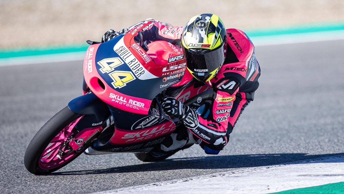 boemotorsports's tweet photo. Nos hemos puesto guapos para el último día de test en Jerez 🤭

Por fin estrenamos en pista los nuevos colores ✌🏼

¡Portugal nos espera! 🇵🇹 🛫
•
Today we got dressed for the last day of testing in Jerez 🤭

Finally we have our new colours on track ✌🏼

Portugal awaits us! 🇵🇹 🛫 https://t.co/yWCnZ0SdTp