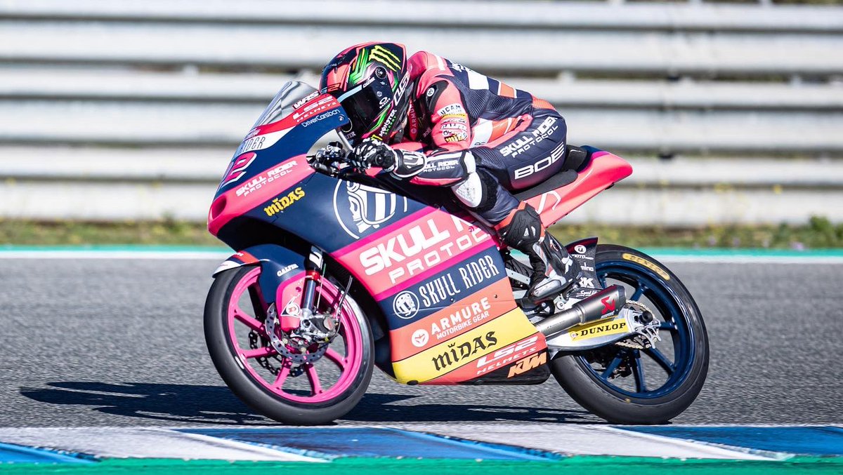 boemotorsports's tweet photo. Nos hemos puesto guapos para el último día de test en Jerez 🤭

Por fin estrenamos en pista los nuevos colores ✌🏼

¡Portugal nos espera! 🇵🇹 🛫
•
Today we got dressed for the last day of testing in Jerez 🤭

Finally we have our new colours on track ✌🏼

Portugal awaits us! 🇵🇹 🛫 https://t.co/yWCnZ0SdTp