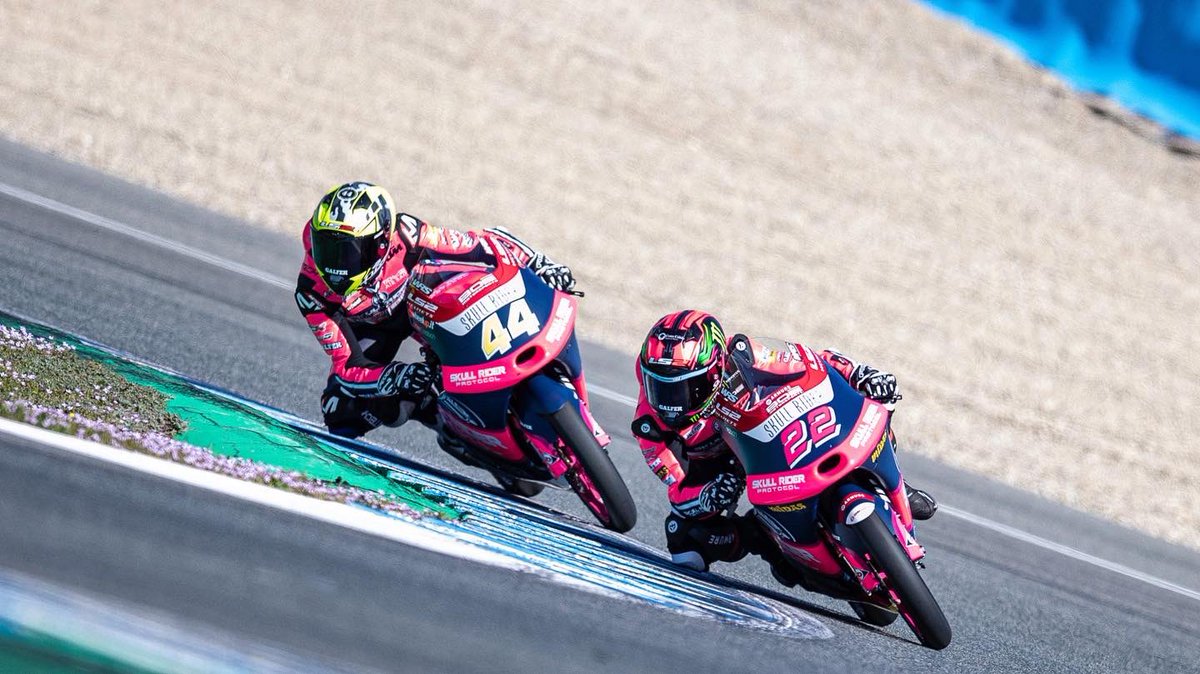 boemotorsports's tweet photo. Nos hemos puesto guapos para el último día de test en Jerez 🤭

Por fin estrenamos en pista los nuevos colores ✌🏼

¡Portugal nos espera! 🇵🇹 🛫
•
Today we got dressed for the last day of testing in Jerez 🤭

Finally we have our new colours on track ✌🏼

Portugal awaits us! 🇵🇹 🛫 https://t.co/yWCnZ0SdTp
